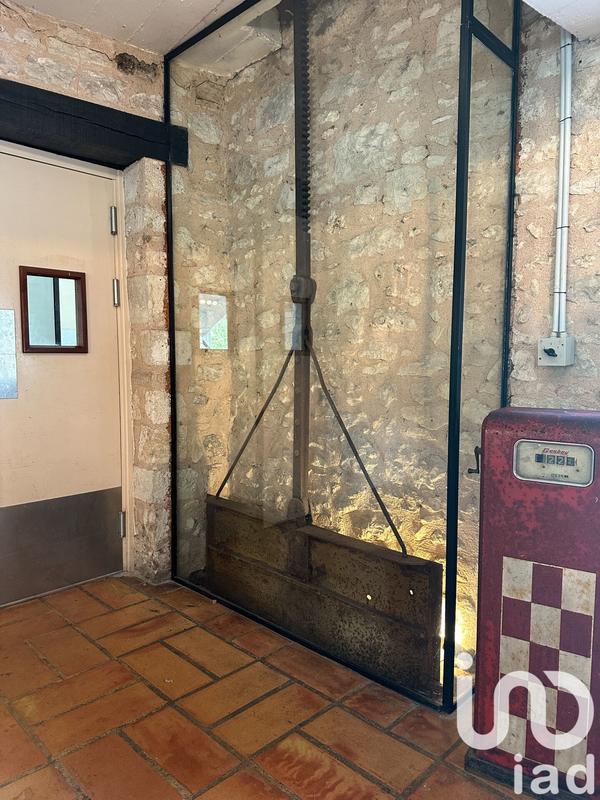 Maison - 460 m² - 16 pièces