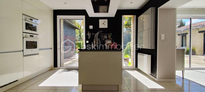 Propriété - 277 m² - 10 pièces