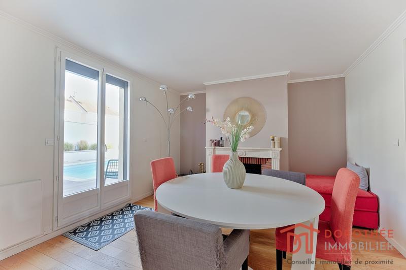 Maison - 227 m² - 8 pièces