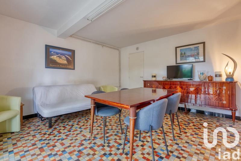 Maison - 195 m² - 12 pièces