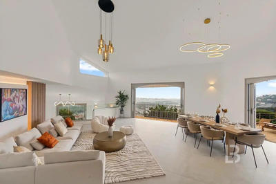 Maison - 307 m² - 7 pièces