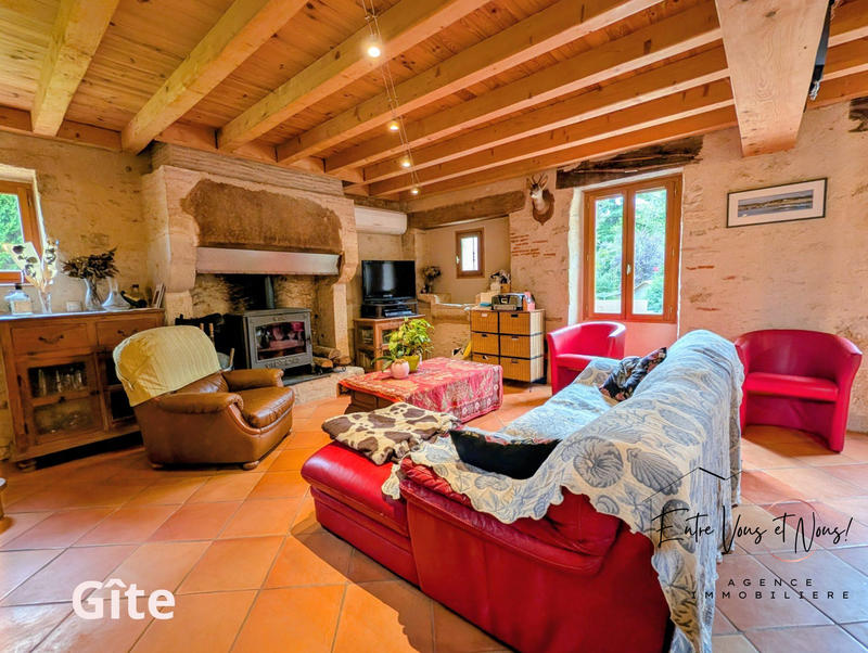 Maison - 290 m² - 9 pièces