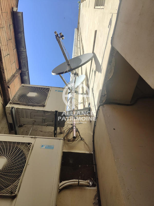 Local d'activités - 100 m²