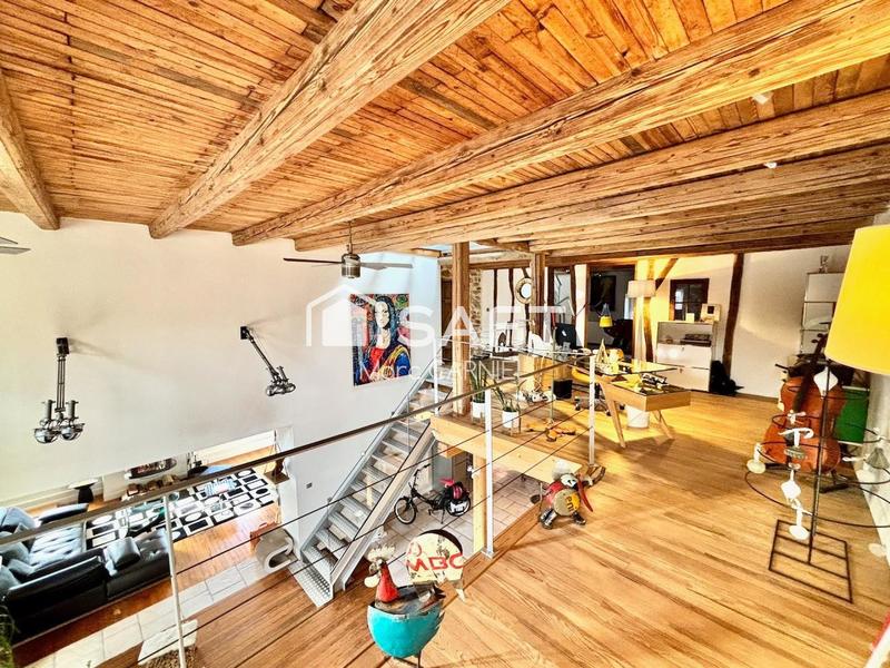 Maison - 335 m² - 11 pièces