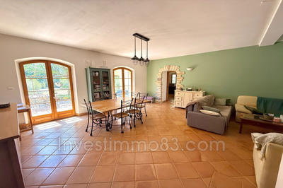 Maison - 200 m² - 7 pièces