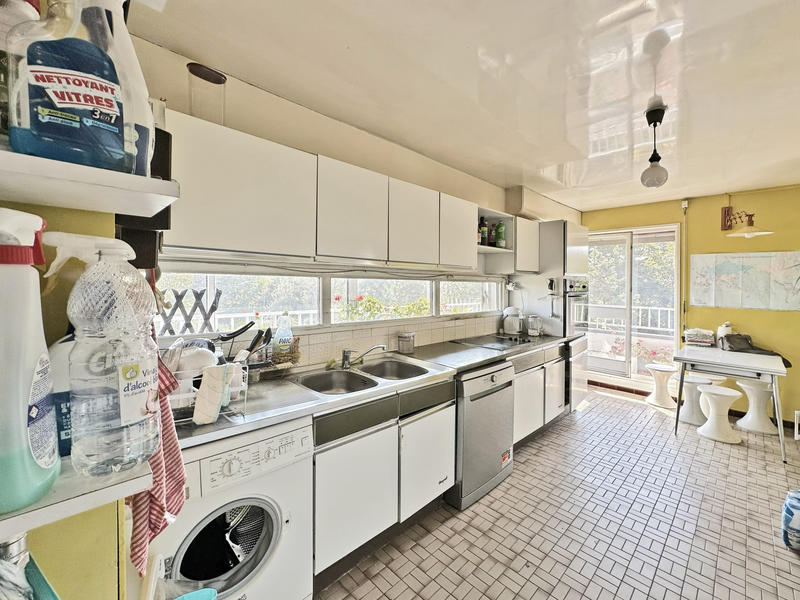 Appartement - 127 m² - 6 pièces