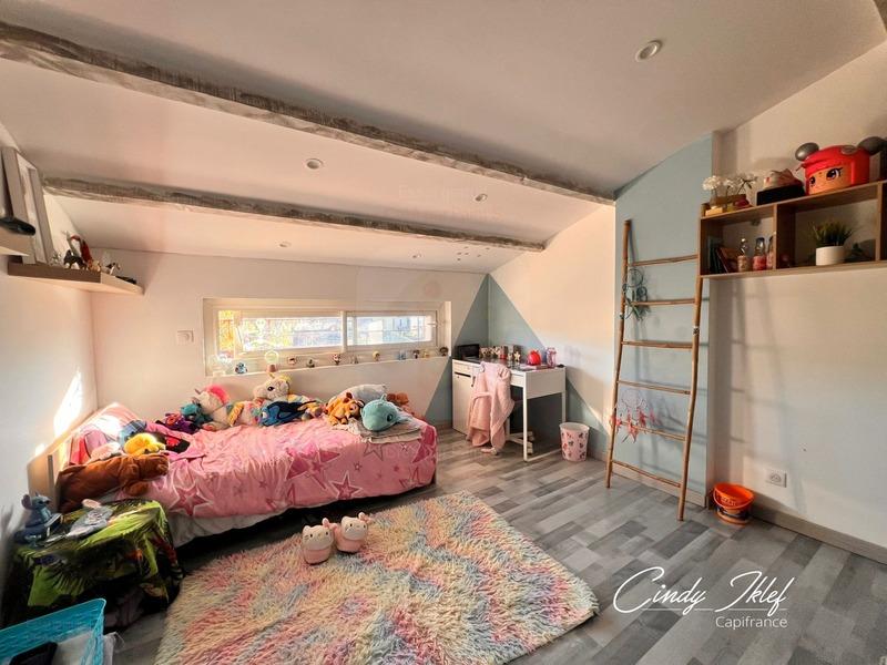 Maison - 230 m² - 6 pièces