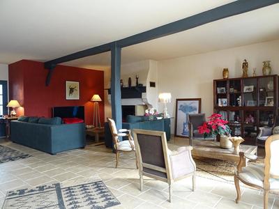 Maison - 273 m² - 8 pièces