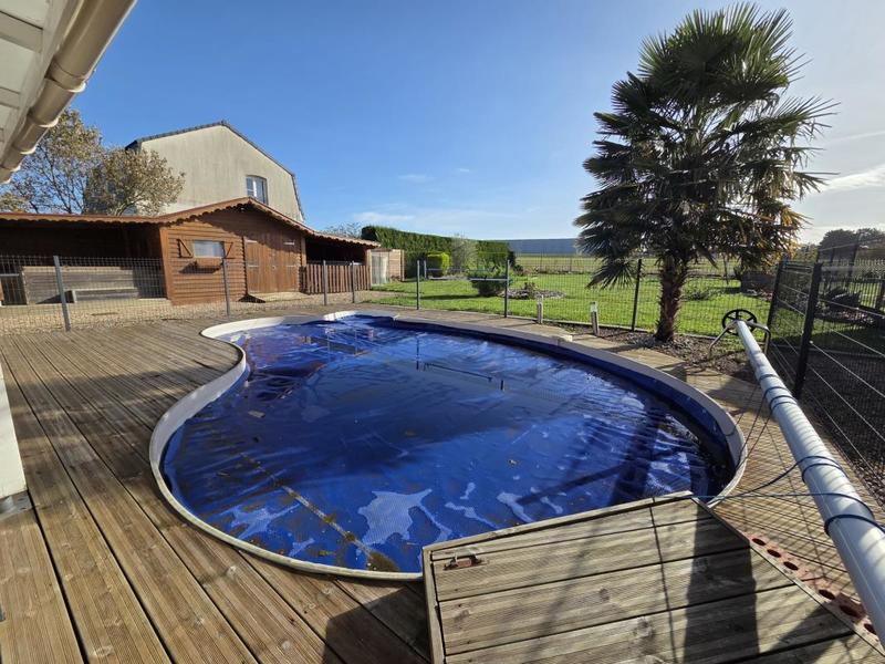 Pavillon - 140 m² - 8 pièces