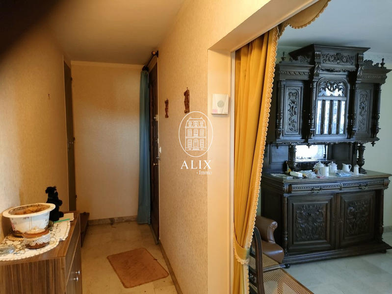 Maison traditionnelle - 75 m² - 6 pièces