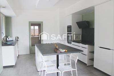 Maison - 228 m² - 7 pièces