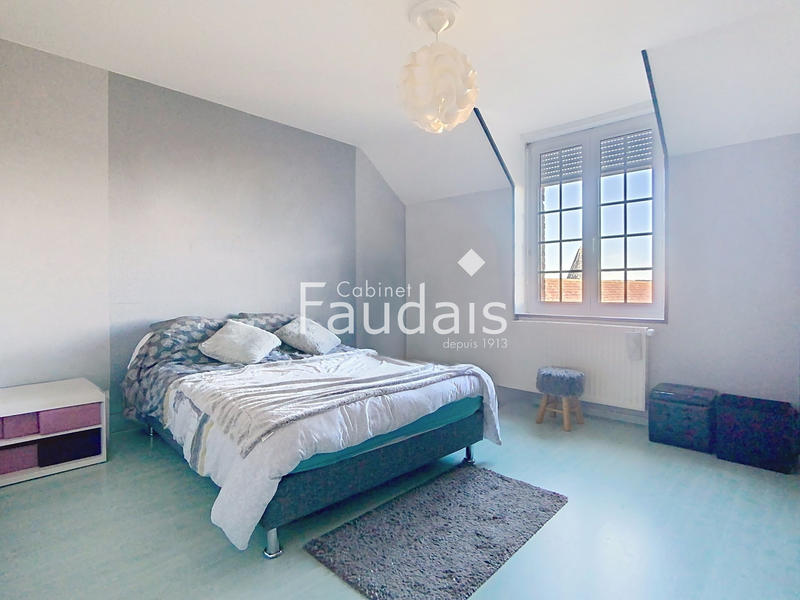 Maison - 382 m² - 13 pièces