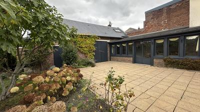 Maison - 284 m² - 11 pièces