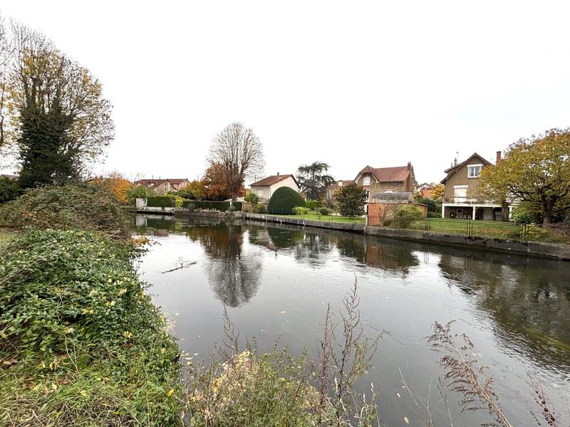 Maison - 207 m² - 7 pièces