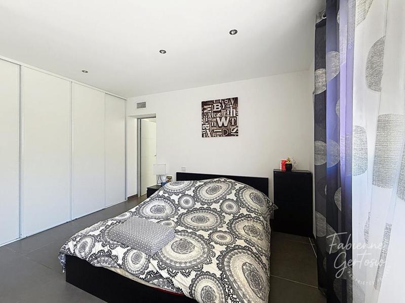 Maison - 240 m² - 7 pièces