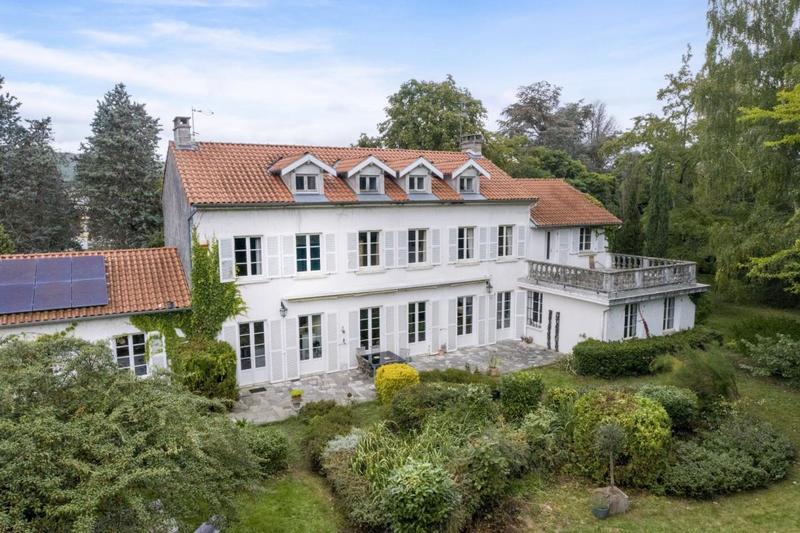 Maison bourgeoise - 407 m² - 12 pièces