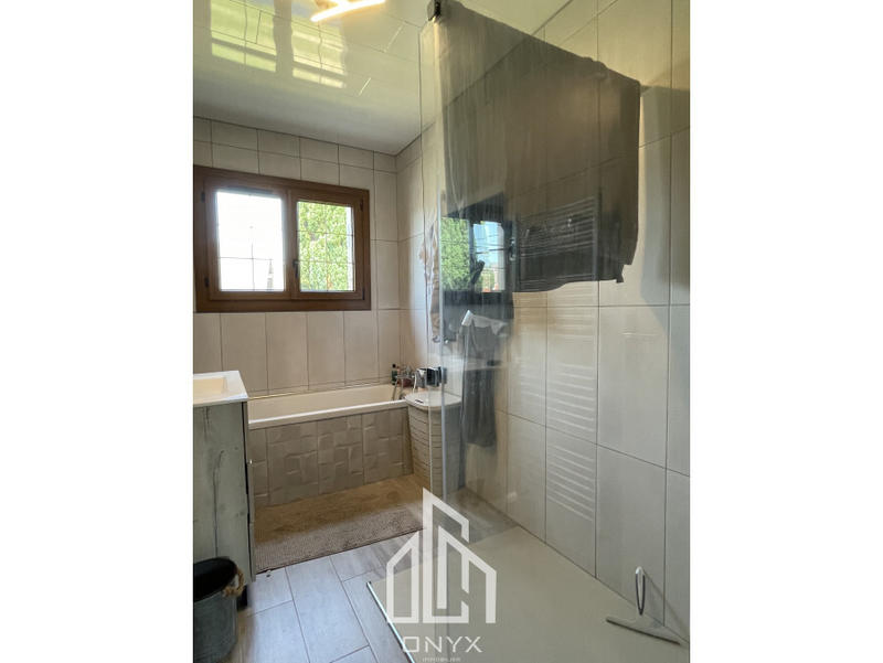 Maison - 182 m² - 8 pièces