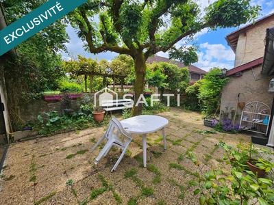 Maison - 205 m² - 8 pièces