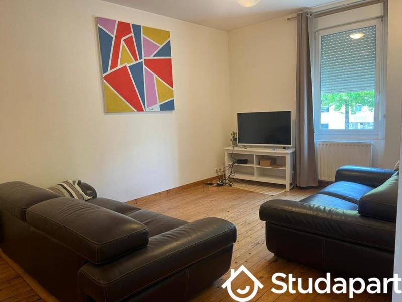 Chambre - 12 m² - 1 pièce