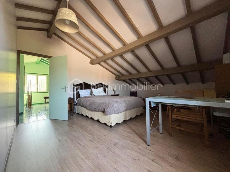 Maison traditionnelle - 200 m² - 7 pièces