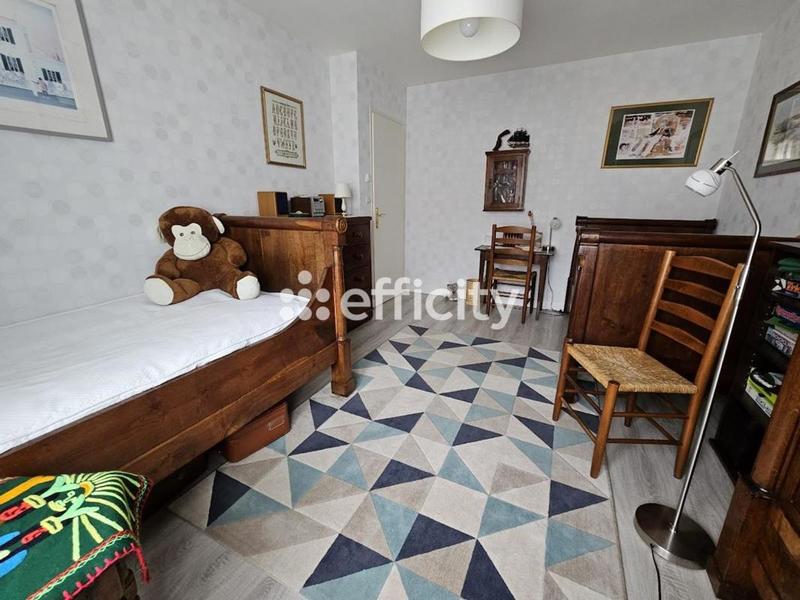 Maison - 196 m² - 7 pièces