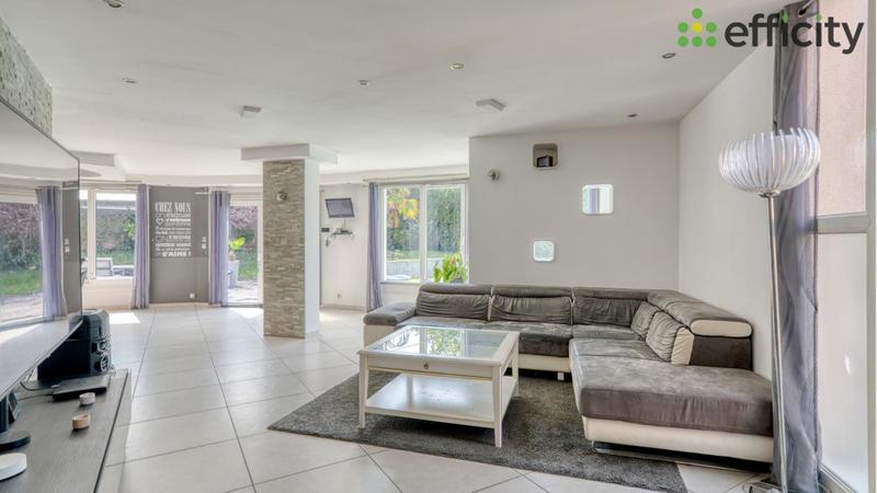 Maison - 264 m² - 8 pièces