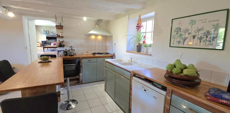 Demeure - 250 m² - 7 pièces