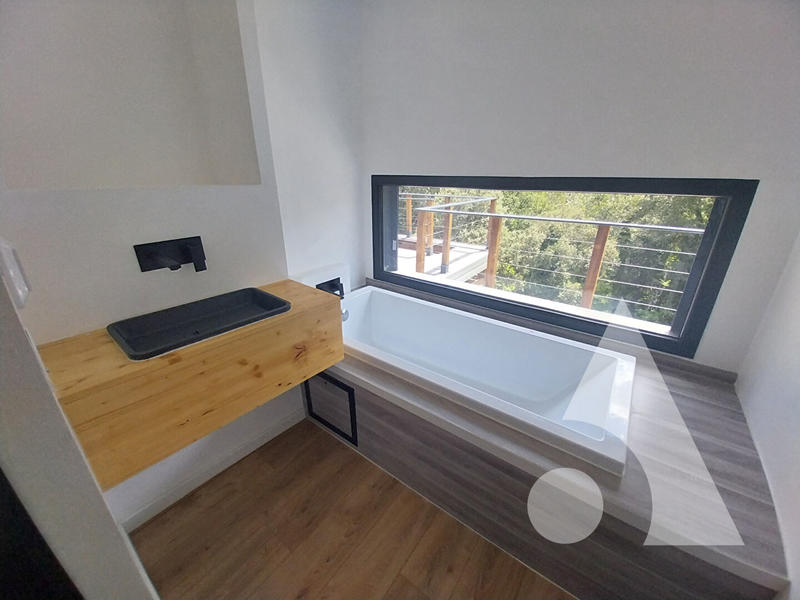 Maison - 106 m² - 4 pièces