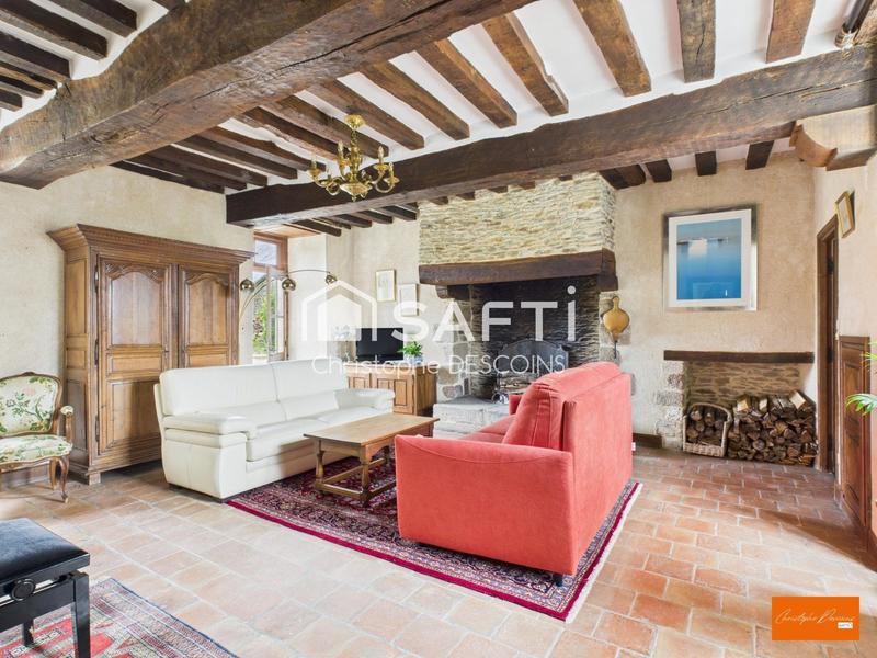 Maison - 220 m² - 8 pièces