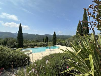 Villa - 212 m² - 6 pièces