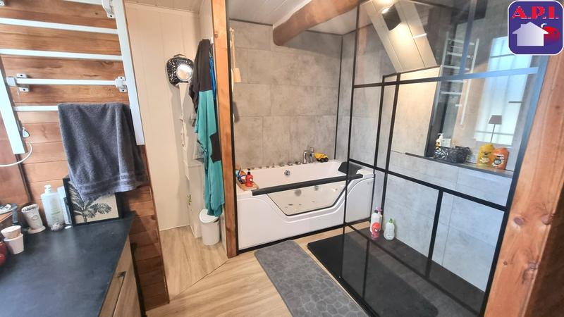 Corps de ferme - 223 m² - 5 pièces