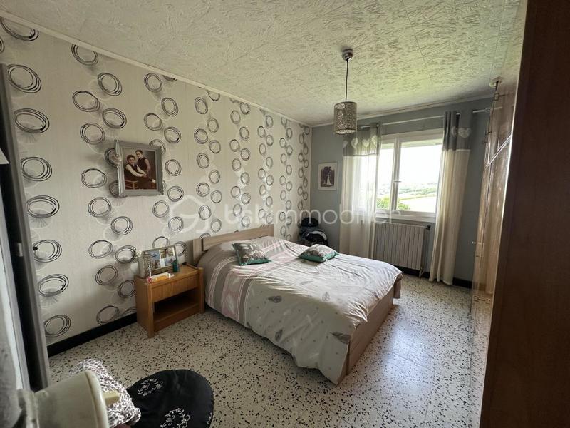 Propriété - 330 m² - 6 pièces