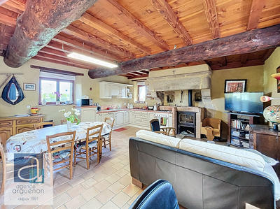 Maison - 198 m² - 9 pièces