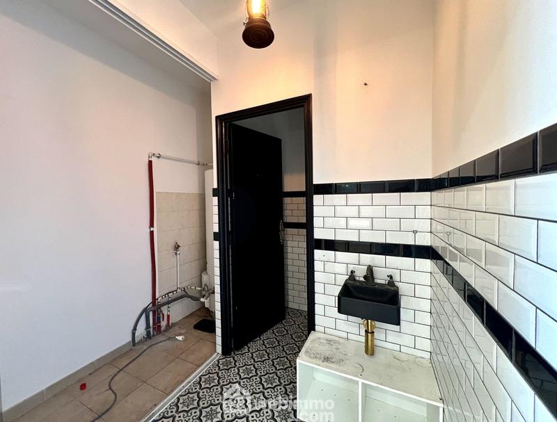 Local commercial - 123 m² - 3 pièces