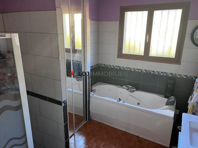 Maison traditionnelle - 120 m² - 5 pièces