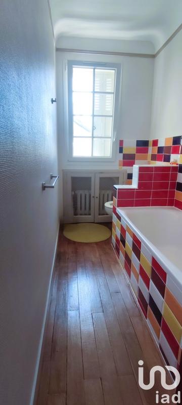 Maison - 270 m² - 9 pièces