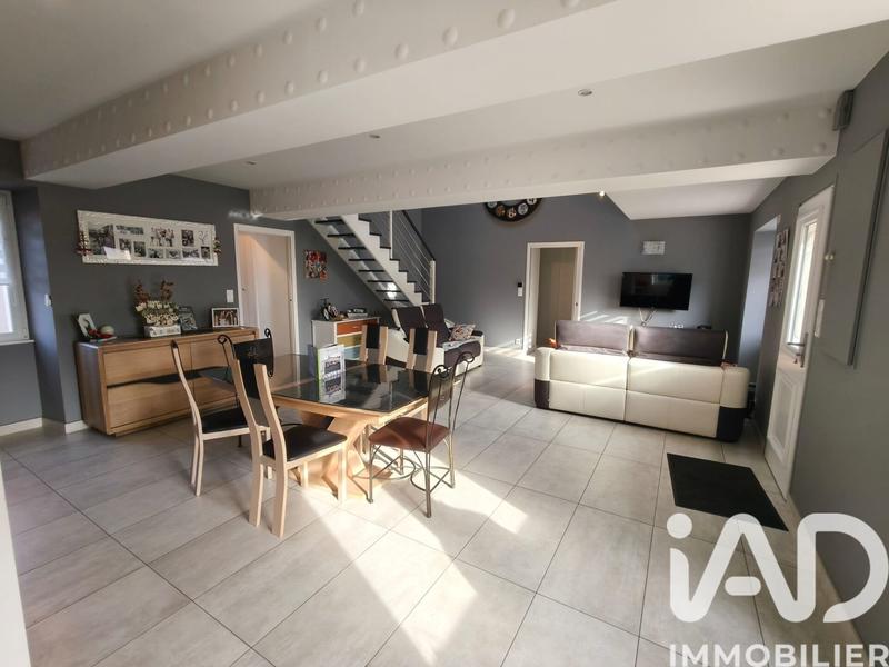 Maison - 211 m² - 8 pièces