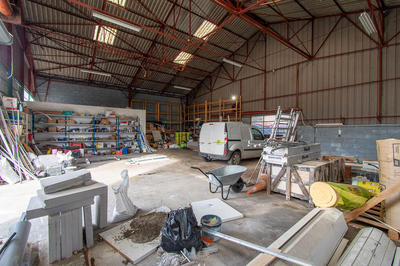 Parking / Garage - 214 m²