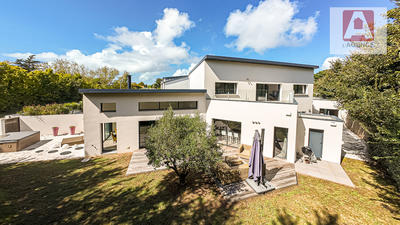 Maison - 187 m² - 5 pièces