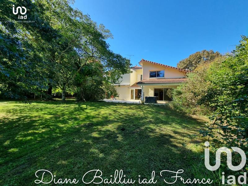 Maison de ville - 263 m² - 8 pièces