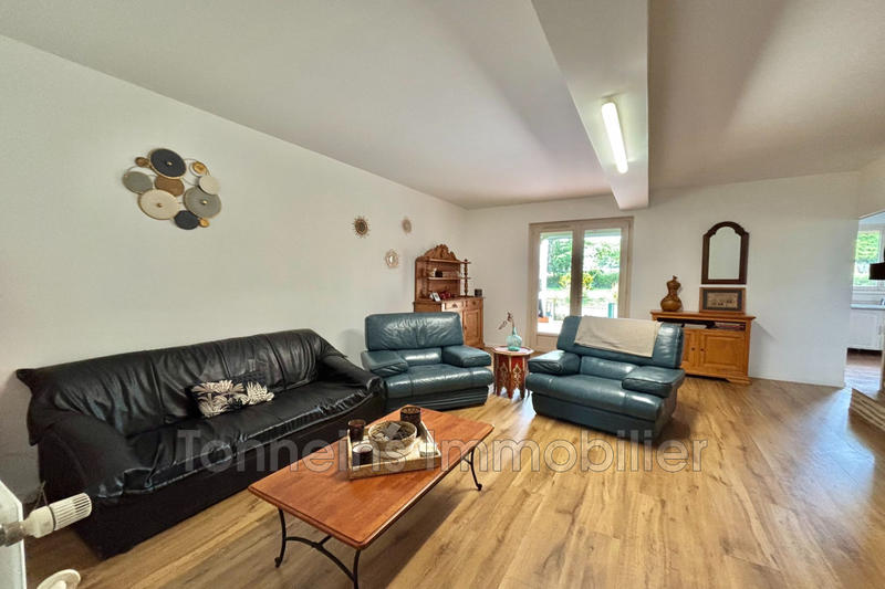 Maison - 240 m² - 8 pièces