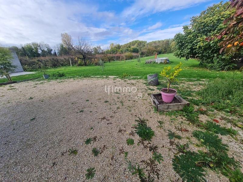 Maison - 212 m² - 9 pièces