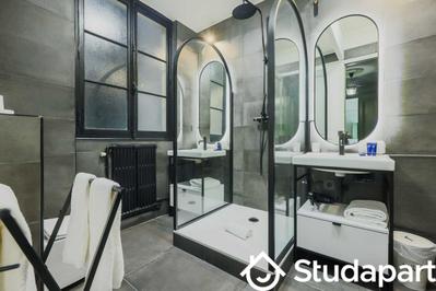 Appartement - 250 m² - 5 pièces