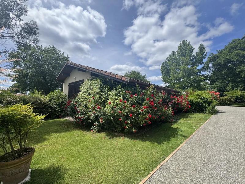 Maison - 200 m² - 7 pièces