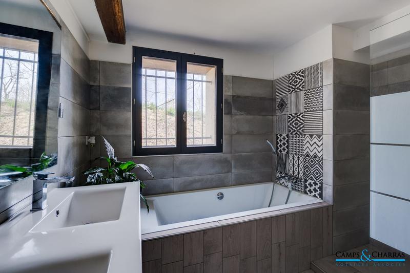 Maison - 211 m² - 7 pièces