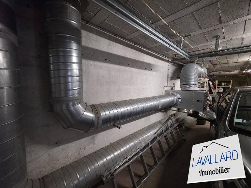 Maison - 320 m² - 10 pièces