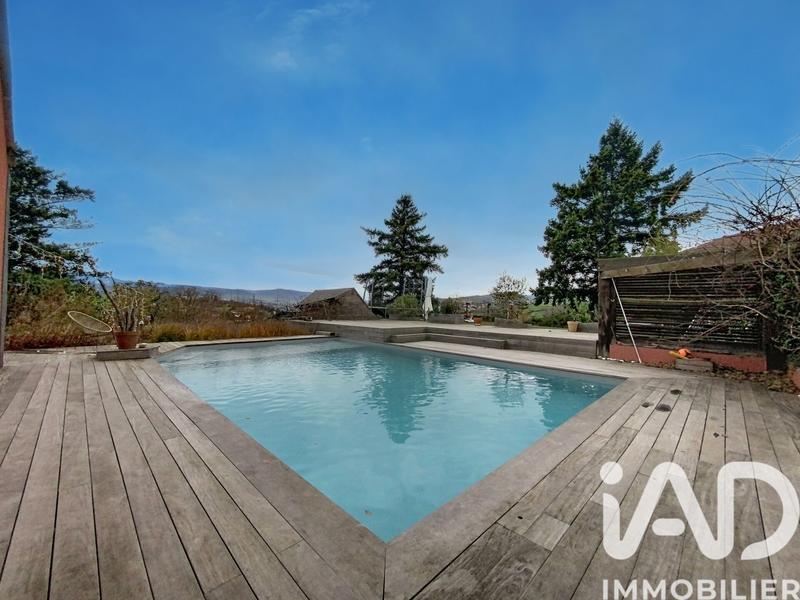 Maison - 234 m² - 7 pièces