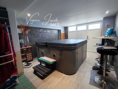 Maison - 175 m² - 6 pièces