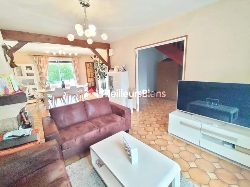 Maison - 121 m² - 6 pièces