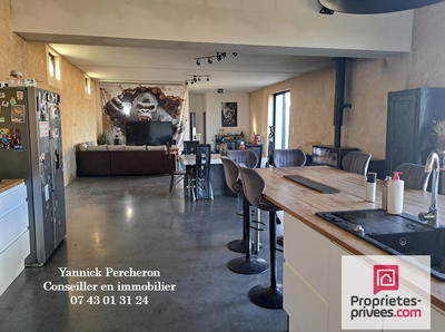 Maison - 212 m² - 6 pièces